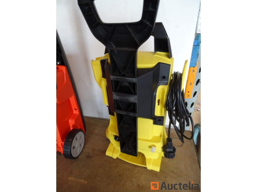 https://dv19ugkb640nc.cloudfront.net/en/resources/pictures/2-pressure-washers-karcher-k-2-full-control-black-decker-bxpw-1500-pe(IT:AucteliaItem000154363:AucteliaPic0000961486:X).jpg