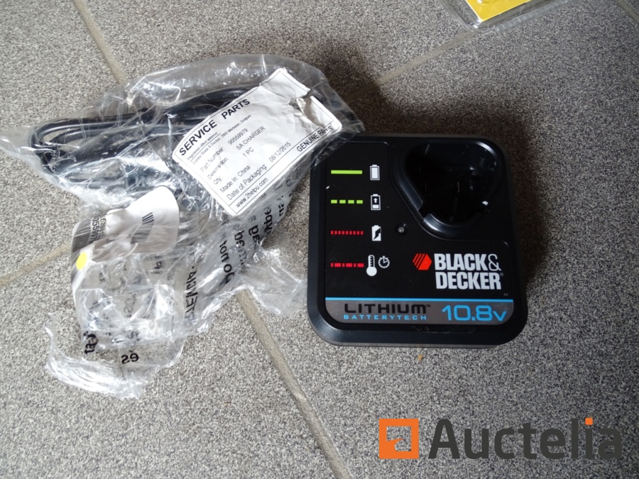 Black and discount decker 10.8 v