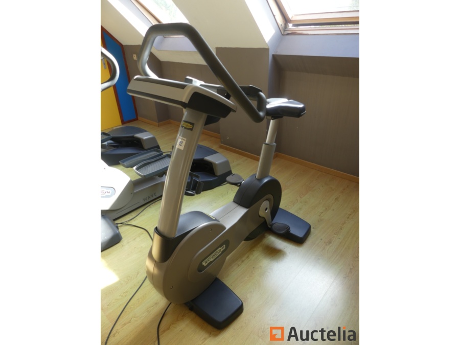 Technogym excite 500 online bike