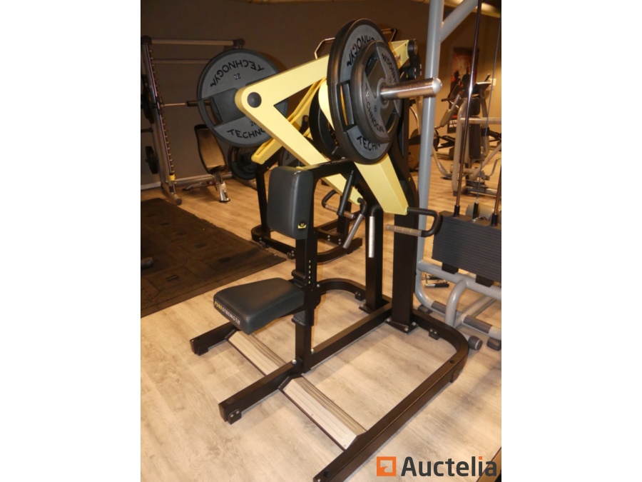 Low row machine discount technogym