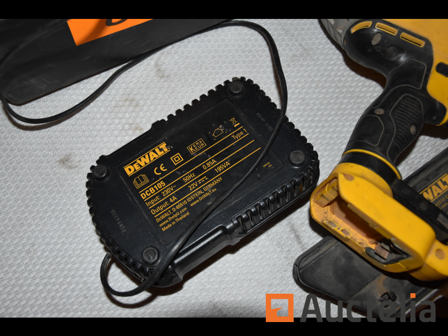 Dewalt dcn outlet 690