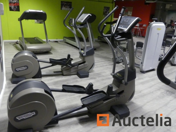 Velo discount elliptique technogym