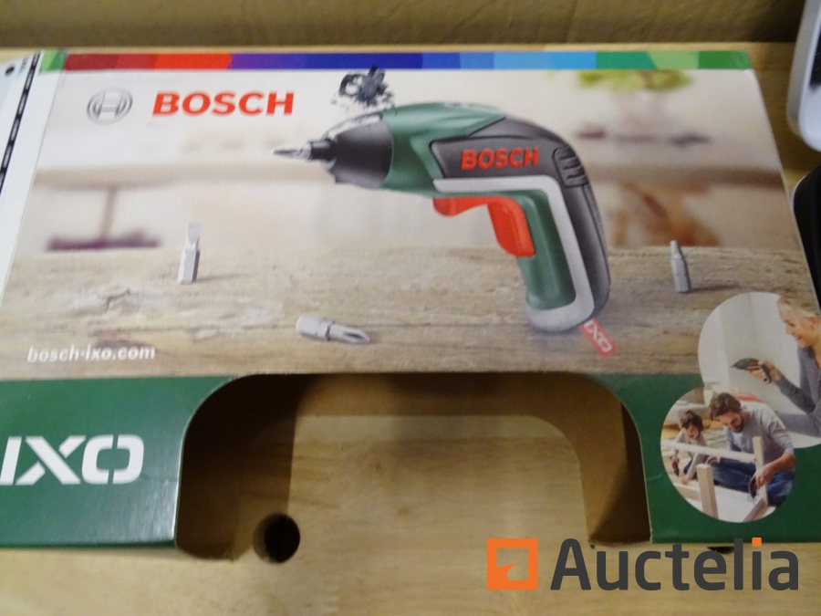 Visseuse-devisseuse sans fil Bosch IXO 3.6 V avec 10 embouts
